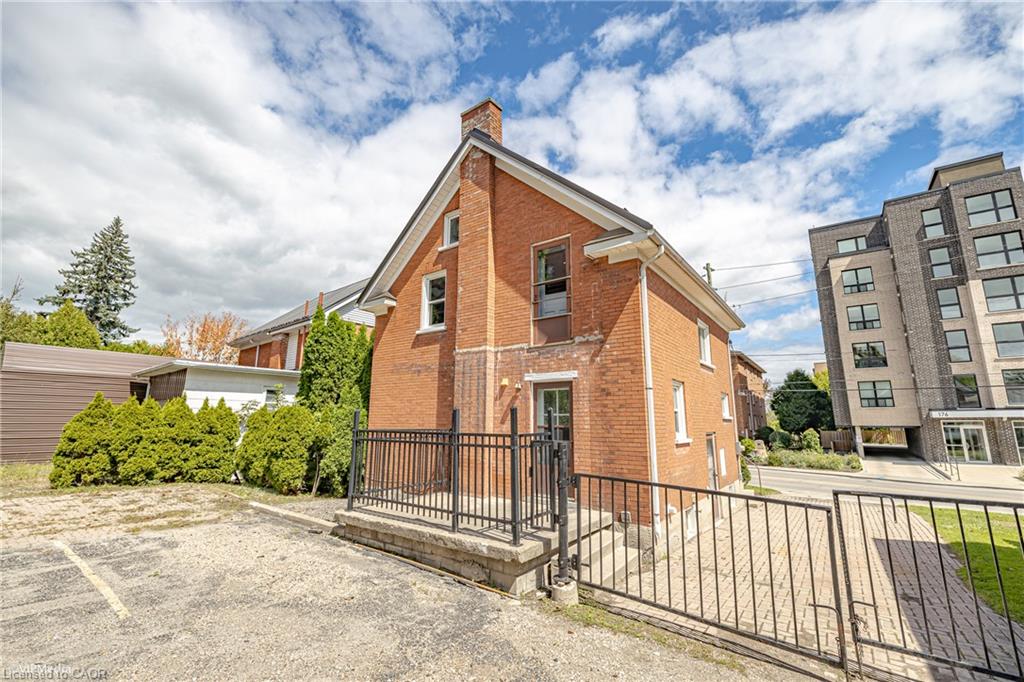 177 Regina Street N, Waterloo ON N2J 3B4