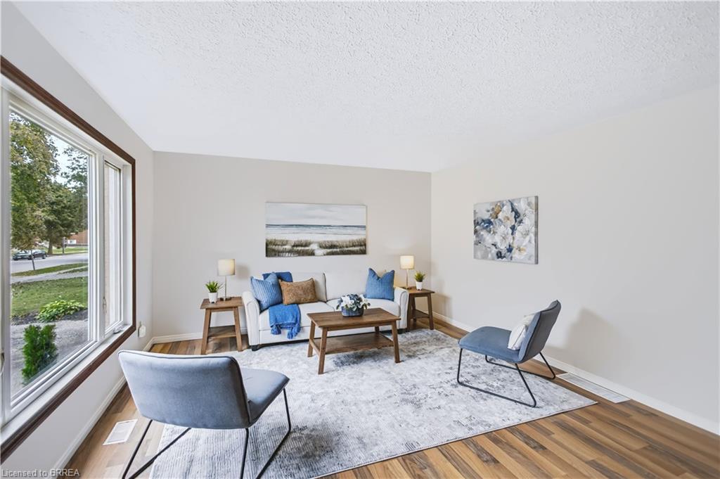 33 Coachwood Road, Brantford ON N3R 3R5