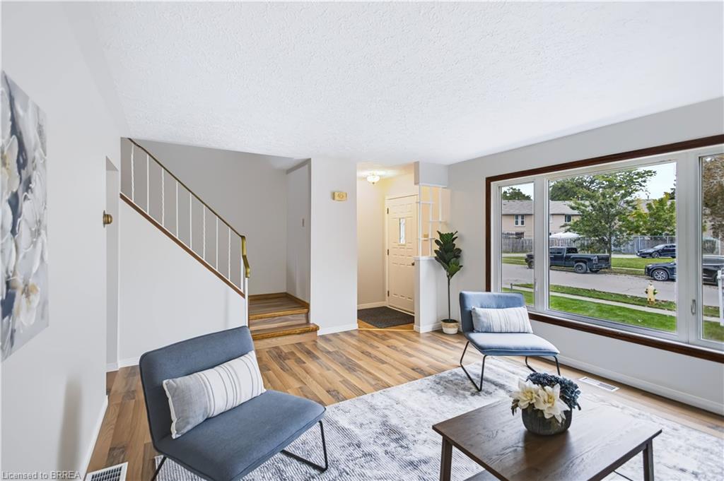 33 Coachwood Road, Brantford ON N3R 3R5
