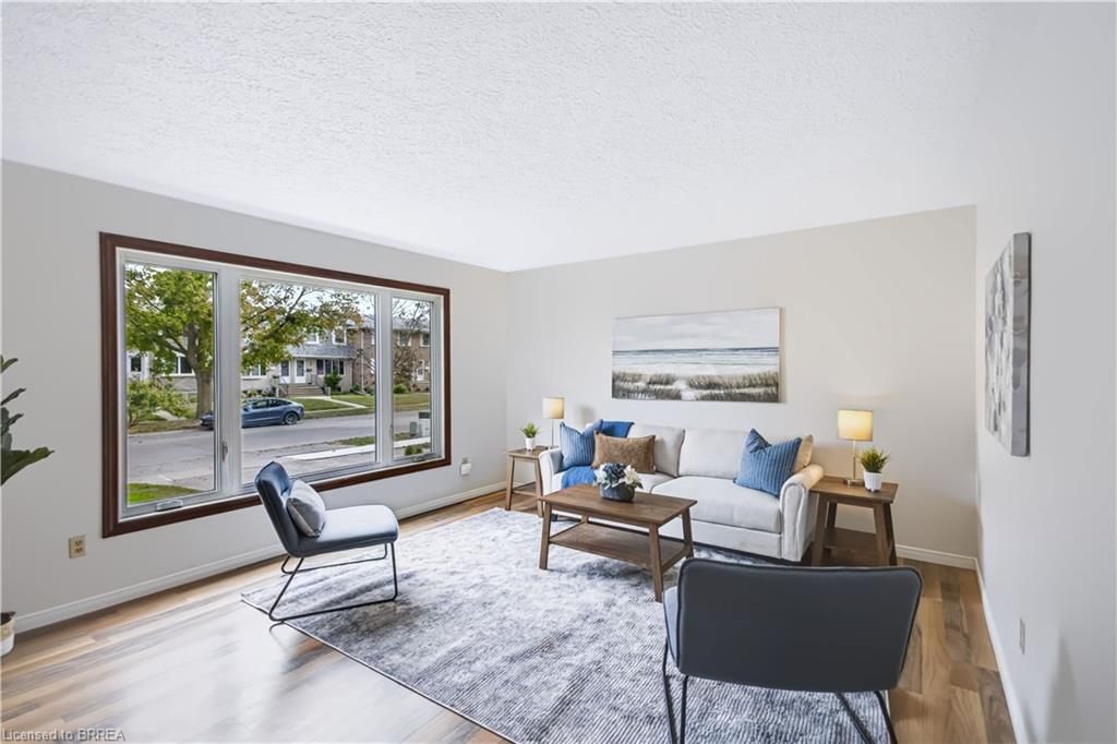 33 Coachwood Road, Brantford ON N3R 3R5