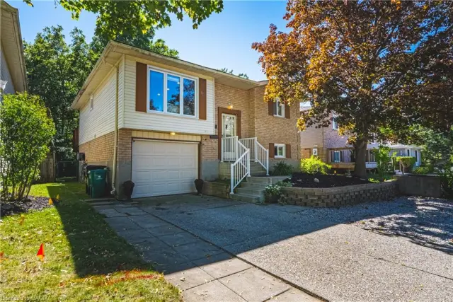 414 Woods Lane, Cambridge ON N3H 5J4