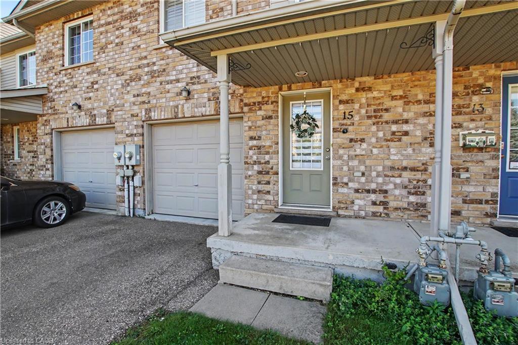 15 Bryan Court, Kitchener ON N2A 4J4