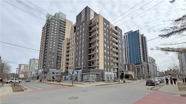 806-8 Hickory Street W, Waterloo ON N2L 3H6
