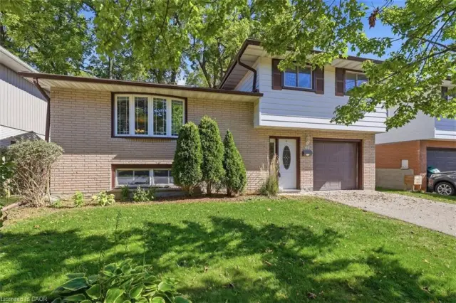 40 Kenmore Avenue, Cambridge ON N1S 3H6