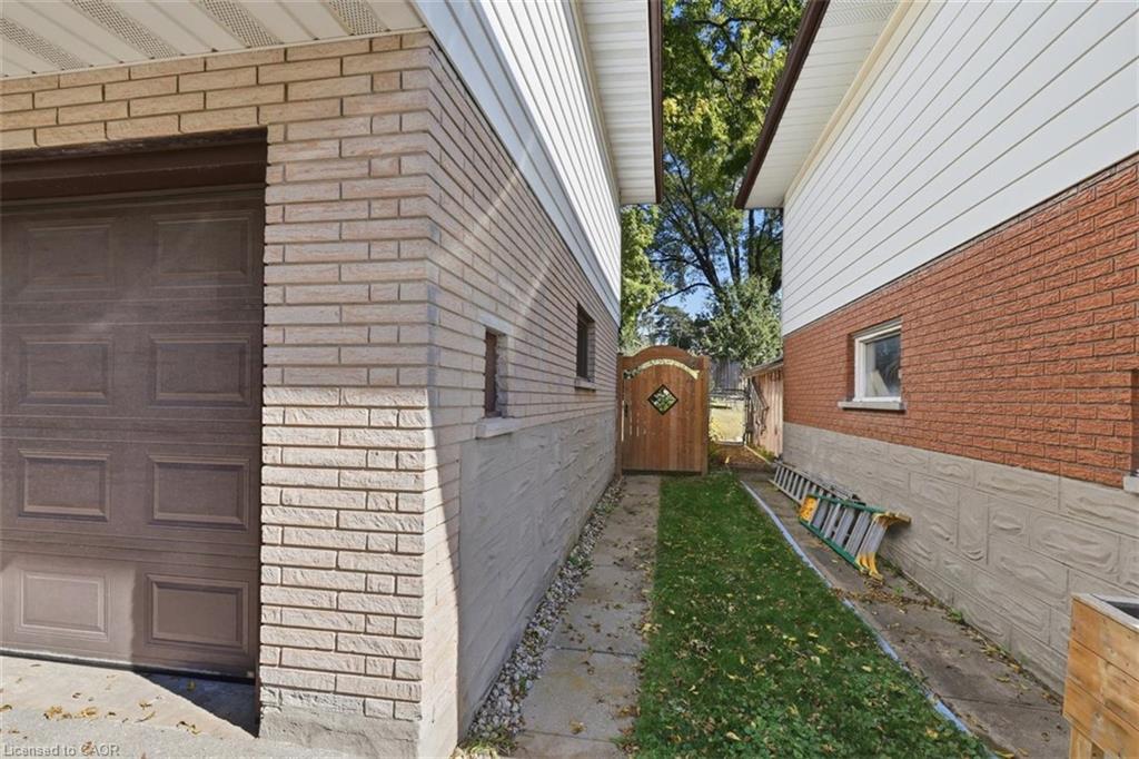 40 Kenmore Avenue, Cambridge ON N1S 3H6
