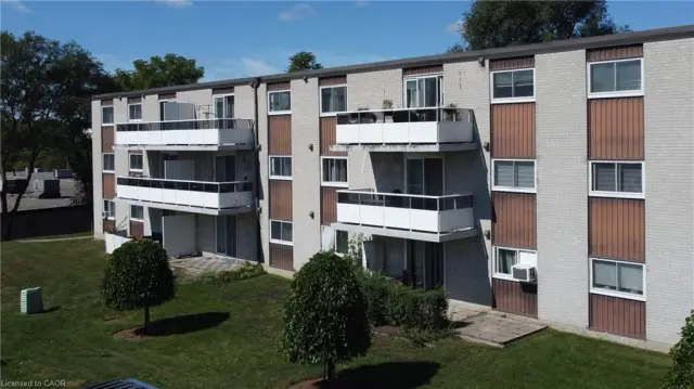 310-71 Vanier Drive, Kitchener ON N2C 1J4