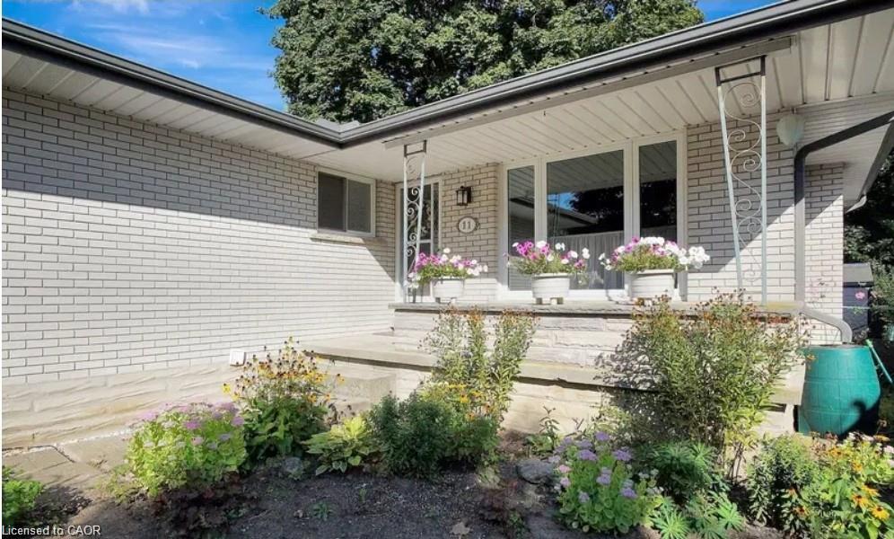 11 Duncairn Avenue, Kitchener ON N2M 4S5