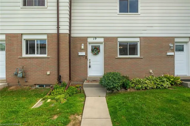 19-379 Darling Street, Brantford ON N3S 7G4