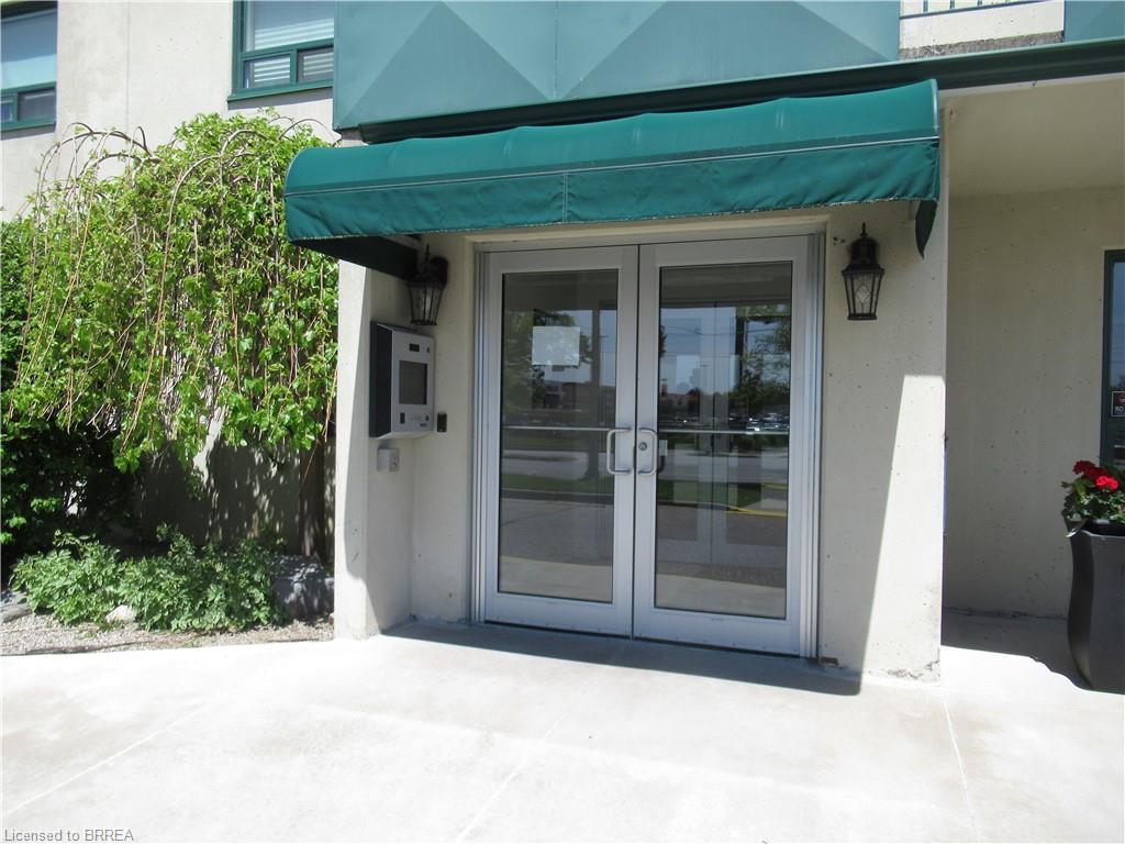 401-421 Fairview Drive, Brantford ON N3R 7M3