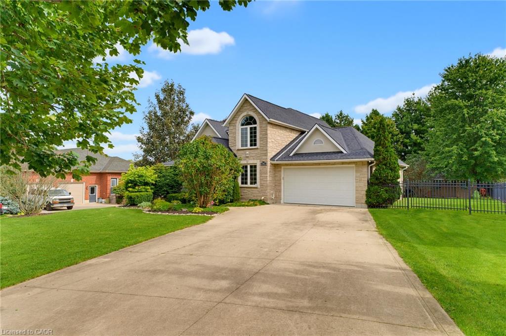 DETACHED HOME WITH APPROX 3,000 SQ FT OF FINISHED LIVING SPACE