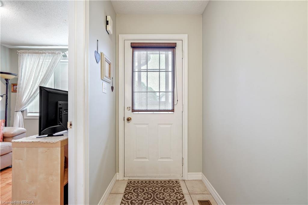 11-1 Buchanan Crescent, Brantford ON N3P 2B2