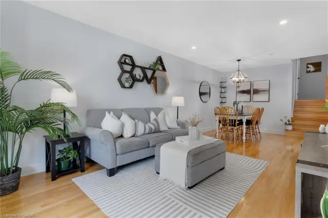 B-477 Kingscourt Drive, Waterloo ON N2K 2X9