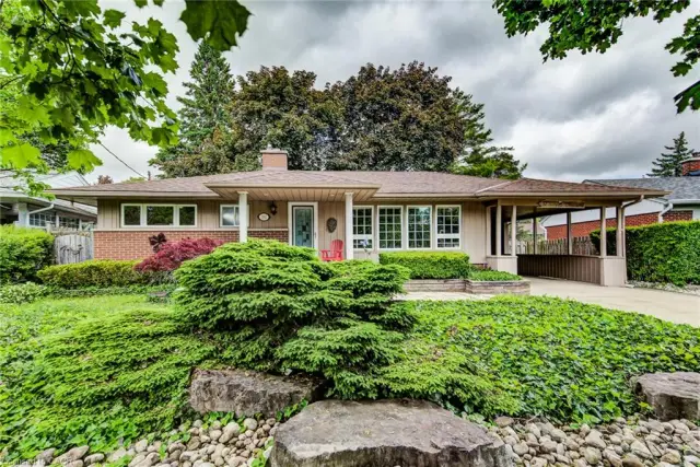192 Warren Road, Kitchener ON N2M 4T7