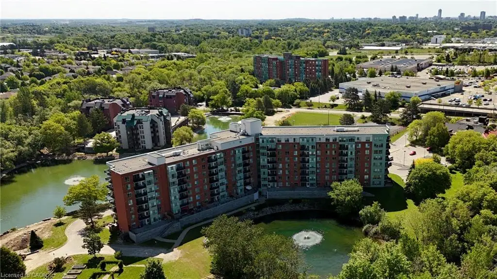 102-30 Blue Springs Drive, Waterloo ON N2J 4T2