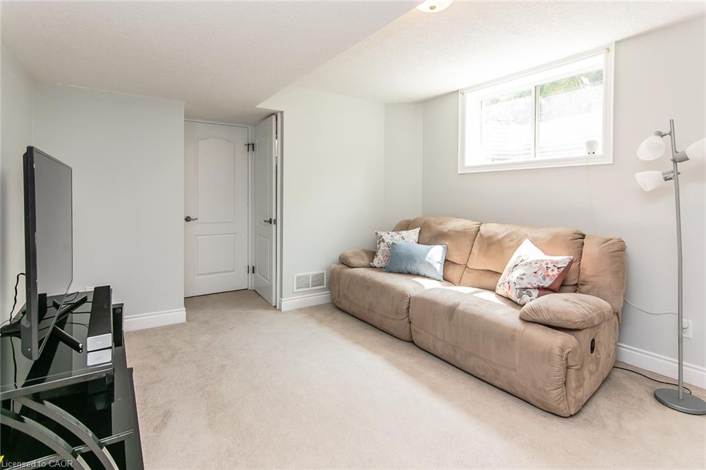 563 Woolgrass Avenue, Waterloo ON N2V 2Y2