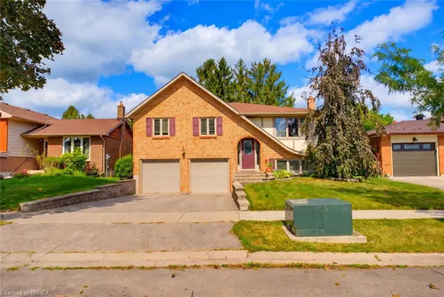 32 Wedgewood Drive, Brantford ON N3R 6J3