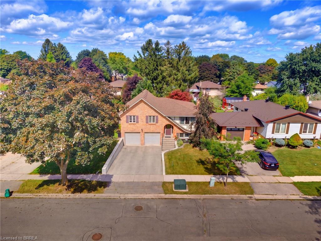 32 Wedgewood Drive, Brantford ON N3R 6J3