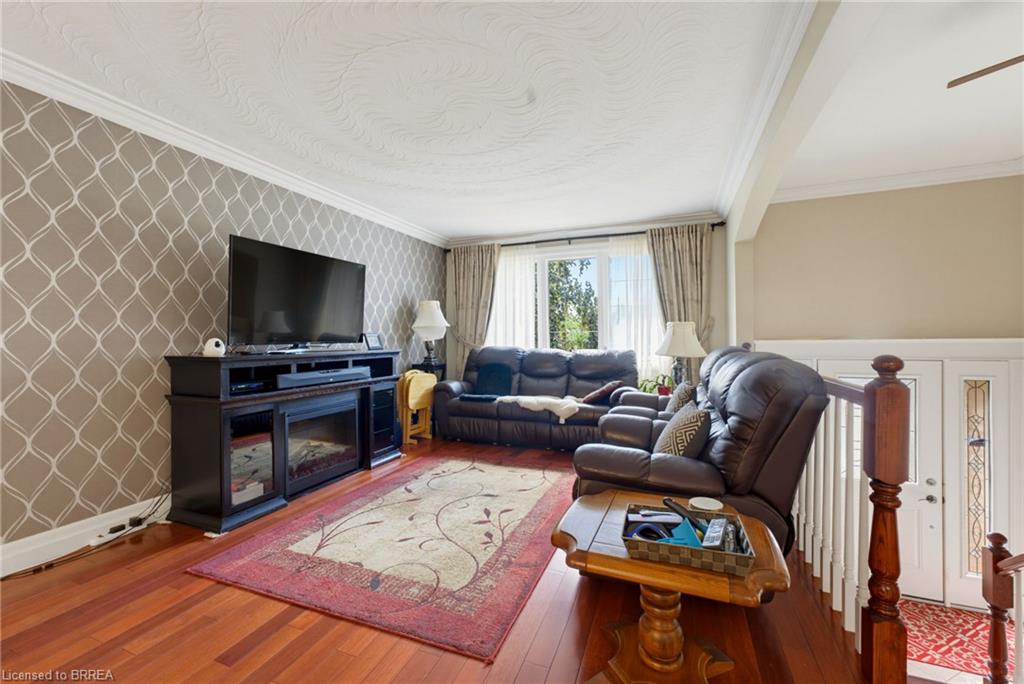 32 Wedgewood Drive, Brantford ON N3R 6J3