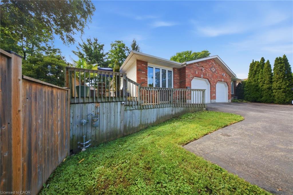 11 Dundas Street W, Paris ON N3L 1E9