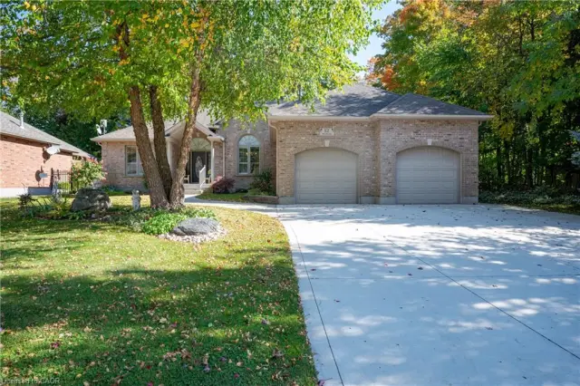 12 Welwood Avenue, Wellesley ON N0B 2T0