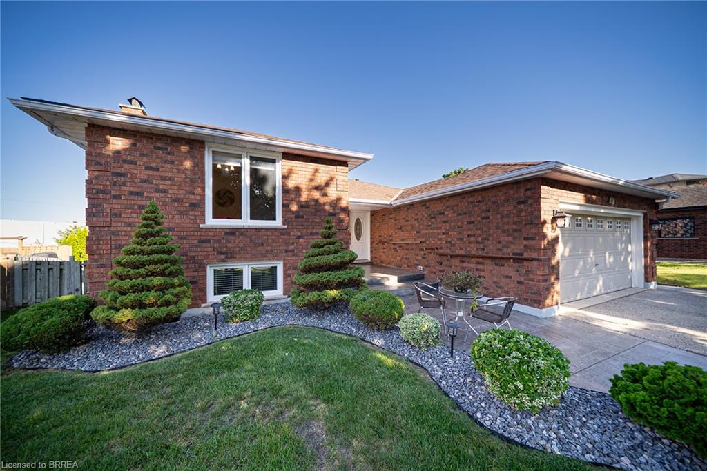 15 Fox Run, Brantford ON N3R 7P9