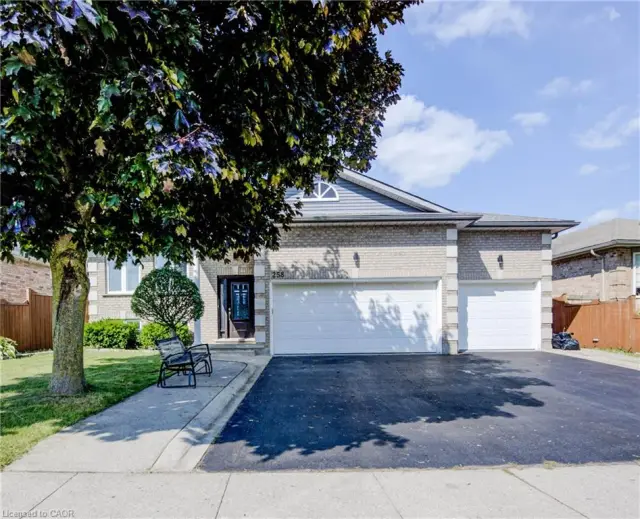 258 Saginaw Parkway, Cambridge ON N1T 1R7