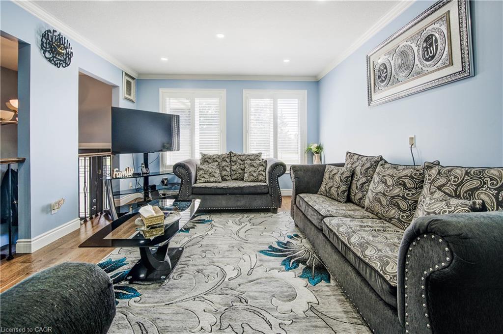 258 Saginaw Parkway, Cambridge ON N1T 1R7