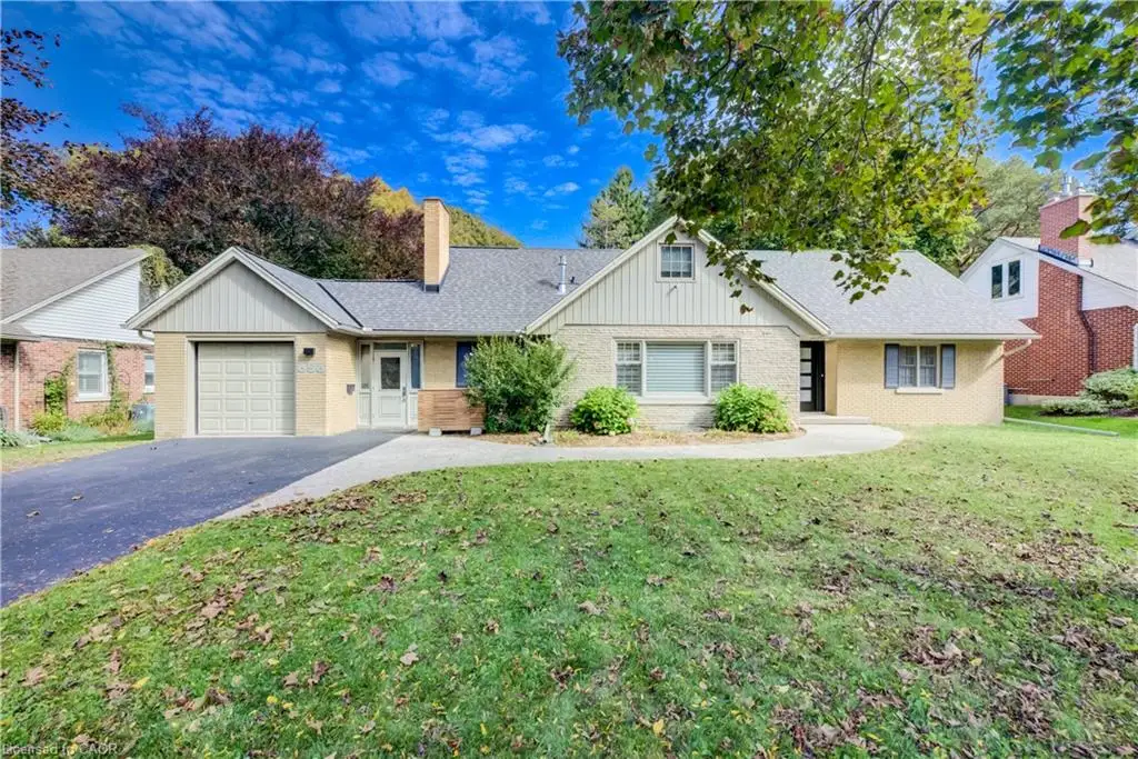 656 Westmount Road W, Kitchener ON N2M 1R8