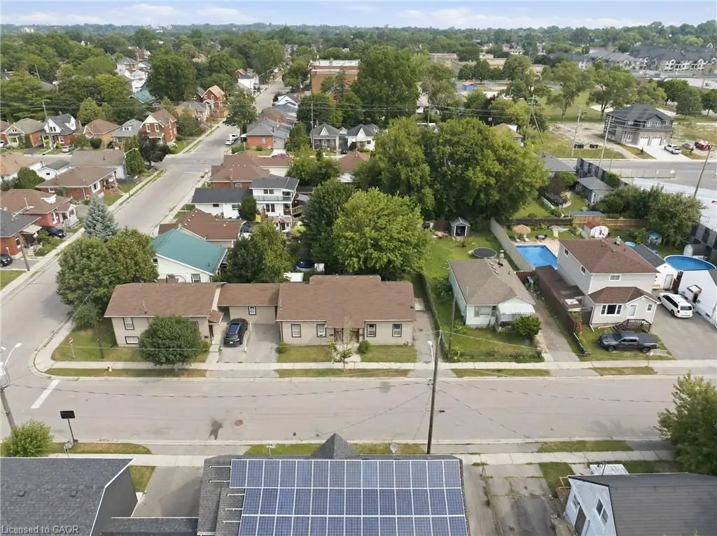 102 (A-C) Sarah Street, Brantford ON N3S 3A5