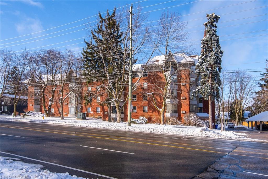207-384 Erb Street, Waterloo ON N2L 1W6