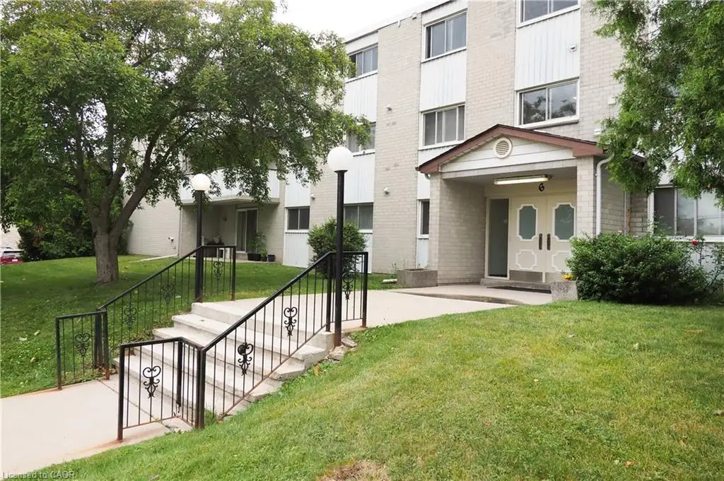 206-6 Walton Avenue, Kitchener ON N2C 2B5