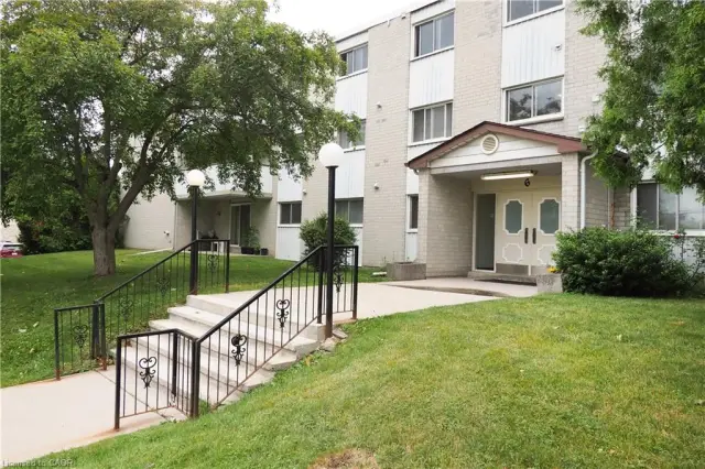 206-6 Walton Avenue, Kitchener ON N2C 2B5