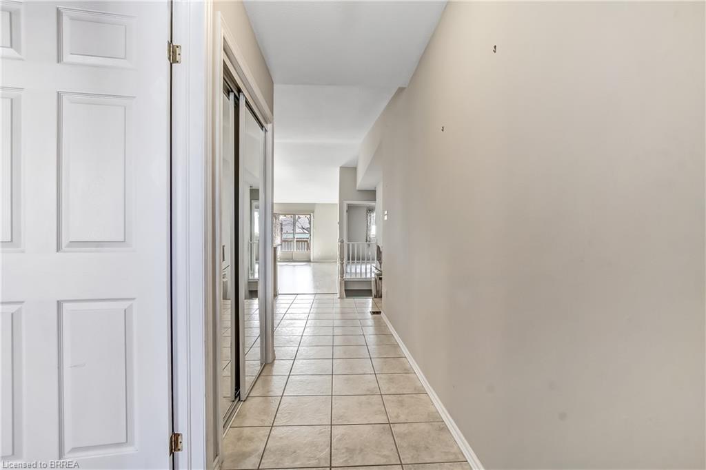 15-19 Hanlon Place, Paris ON N3L 4E7