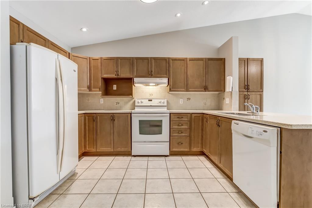 15-19 Hanlon Place, Paris ON N3L 4E7