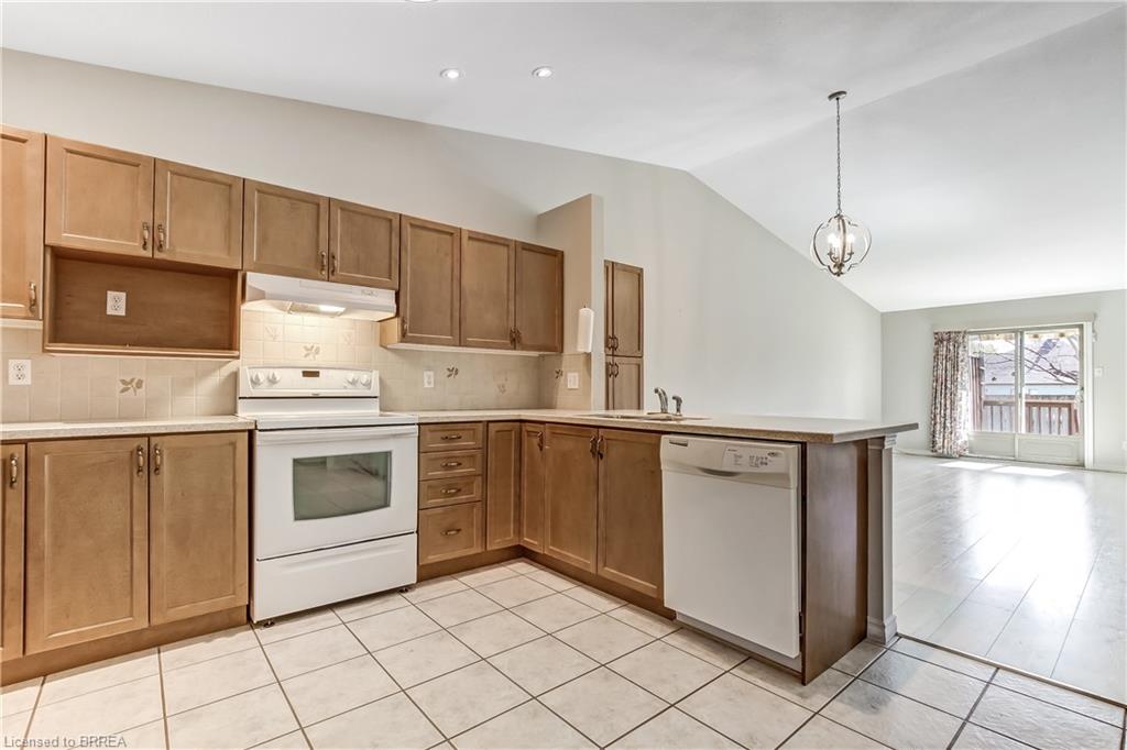 15-19 Hanlon Place, Paris ON N3L 4E7