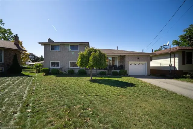 32 Avondale Crescent, Brantford ON N3S 4L5