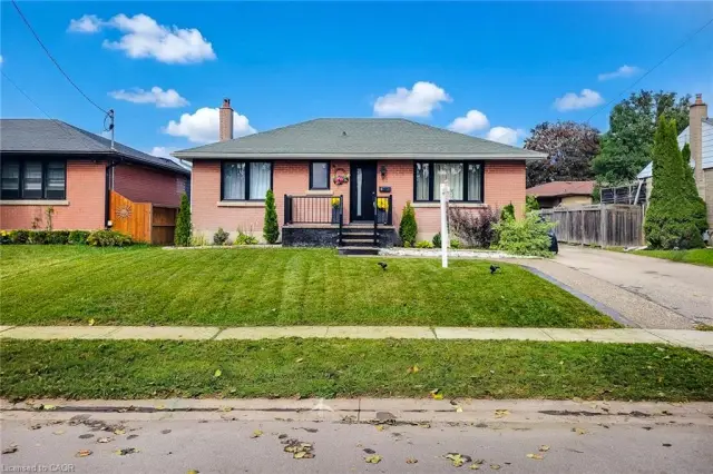 8 Albemarle Street, Brantford ON N3S 4N2