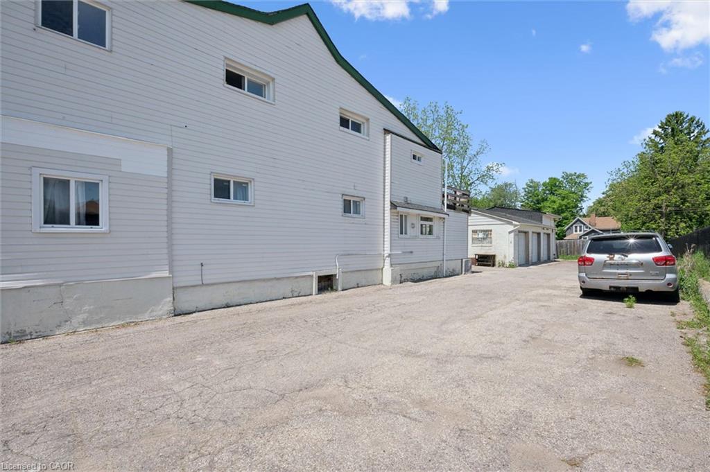 202 Breithaupt Street, Kitchener ON N2H 5H4