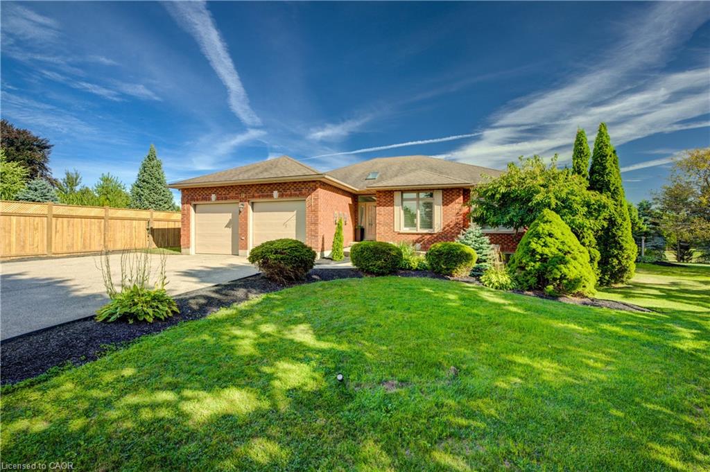 11 Cecil Kennedy Court, Petersburg ON N0B 2H0
