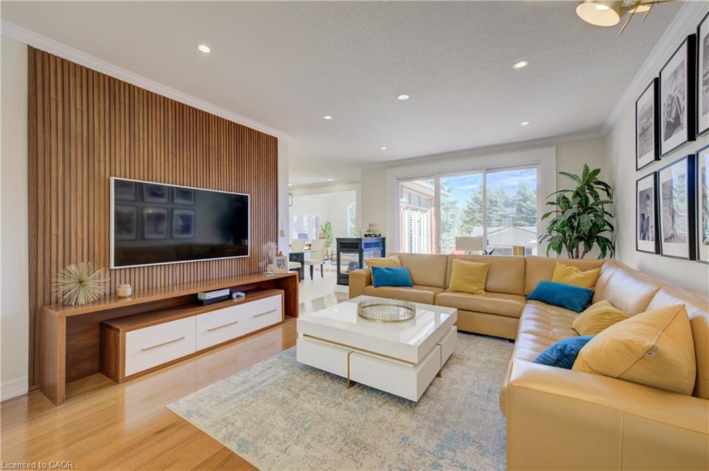 11 Cecil Kennedy Court, Petersburg ON N0B 2H0