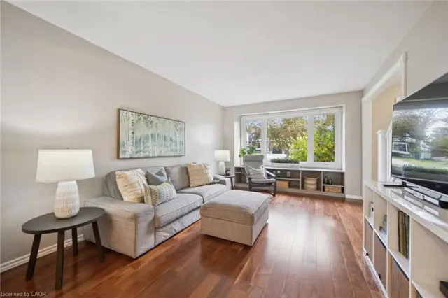 143 Hillbrook Crescent, Kitchener ON N2N 1J4