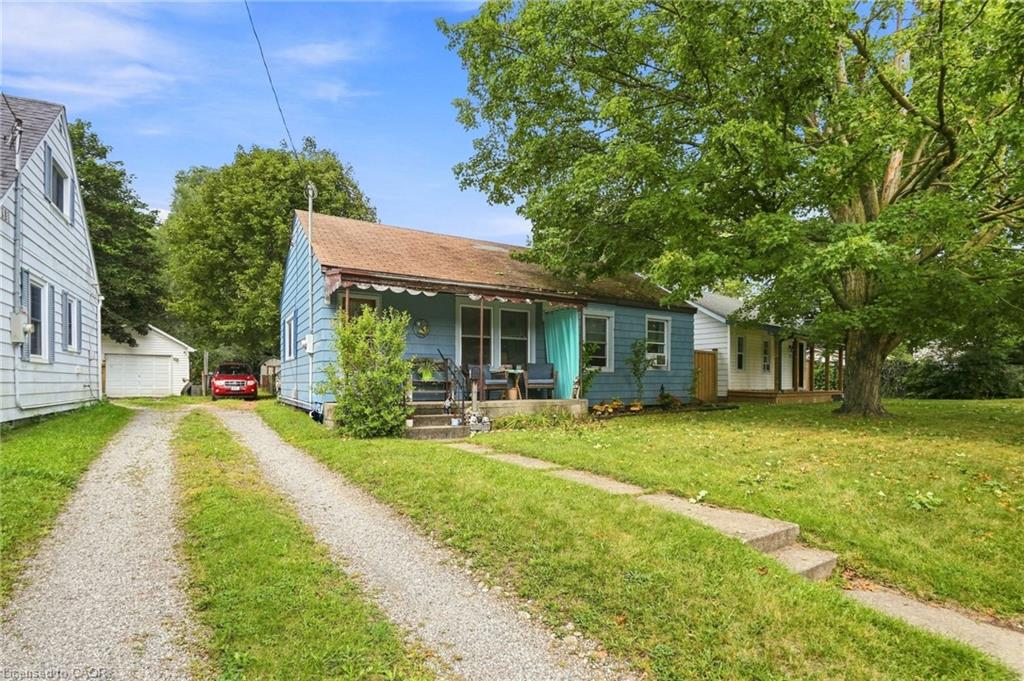 9 Lancaster Avenue, Brantford ON N3T 5E5