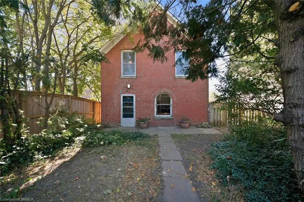 16 1/2 Terrace Hill Street, Brantford ON N3R 1E9