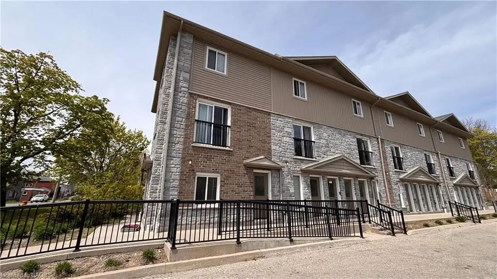 1-122 Courtland Avenue E, Kitchener ON N2H 1Y9