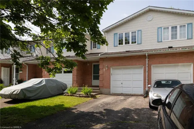 7 Graystone Court, Paris ON N3L 3Y1