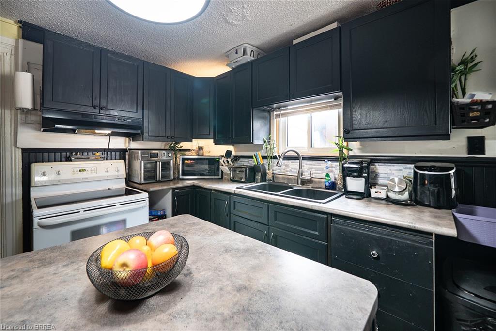 78 Arthur Street, Brantford ON N3S 3H8