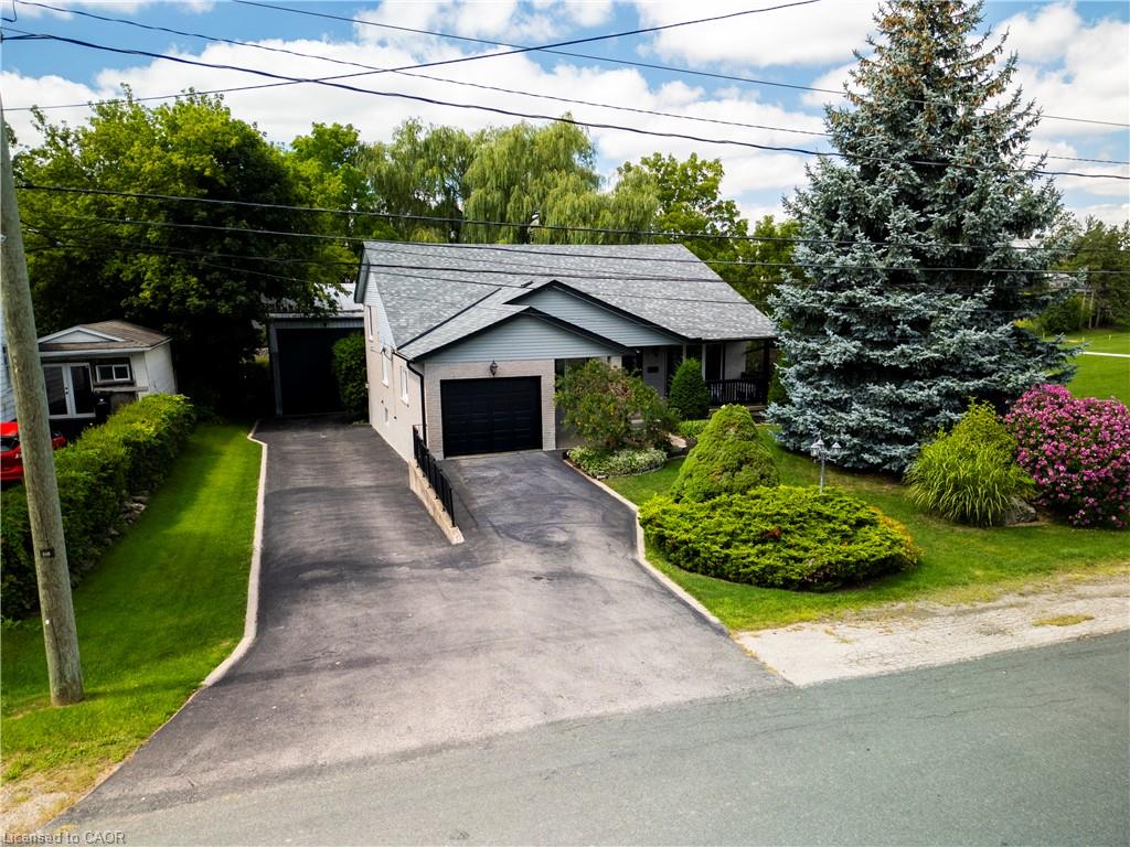 108 Queensway Drive, St. Jacobs ON N3B 2T5