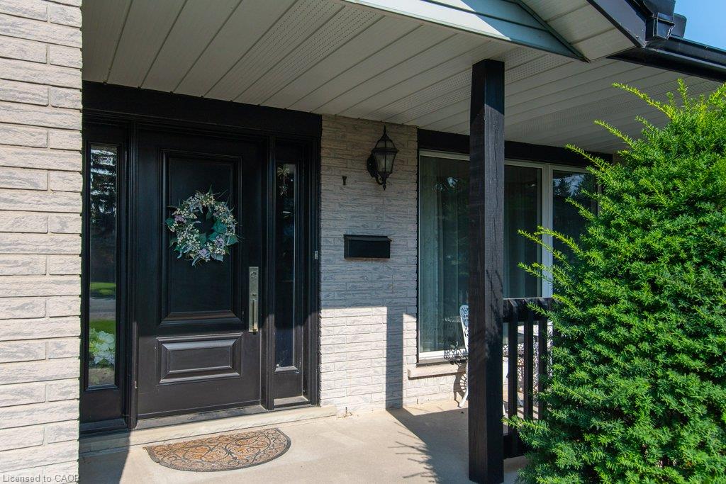 108 Queensway Drive, St. Jacobs ON N3B 2T5