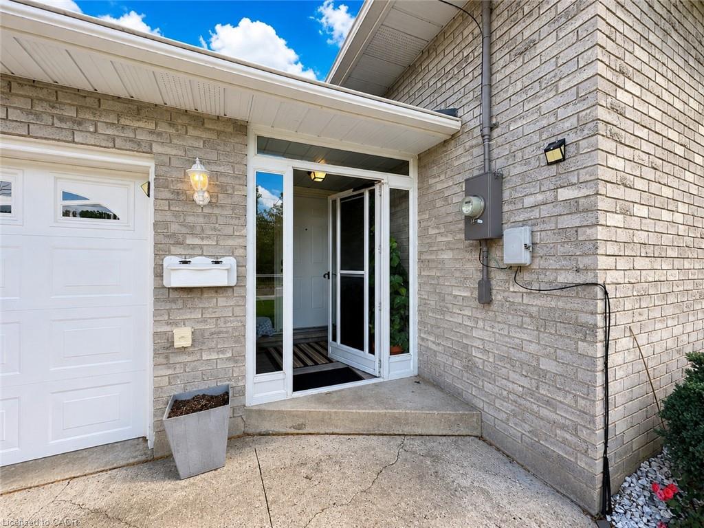 36 Oakhill Drive, Brantford ON N3T 1R1