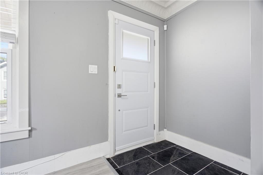 1108 Queenston Road, Cambridge ON N3H 3K9